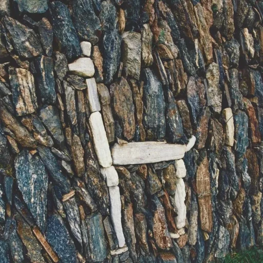 Camina-Los-Andes-on-Instagram_-White-stone-llama….webp